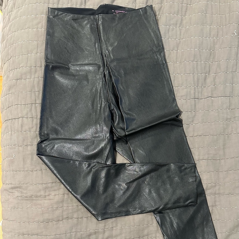 Commando Control Faux Leather Black Leggings Women’s Size M